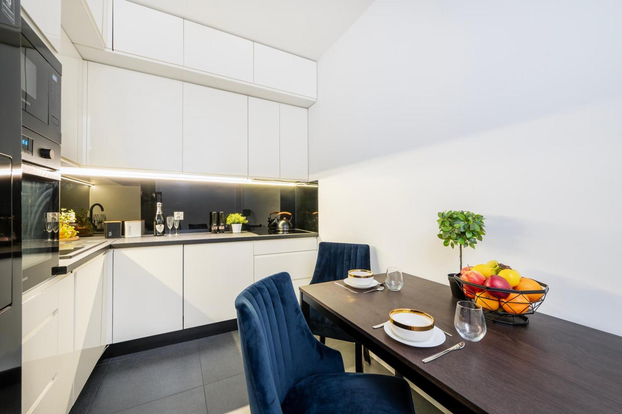 Manufaktura Residence - Apartamenty Industrial Z Parkingiem I Dwoma Lazienkami Lodž Exteriér fotografie