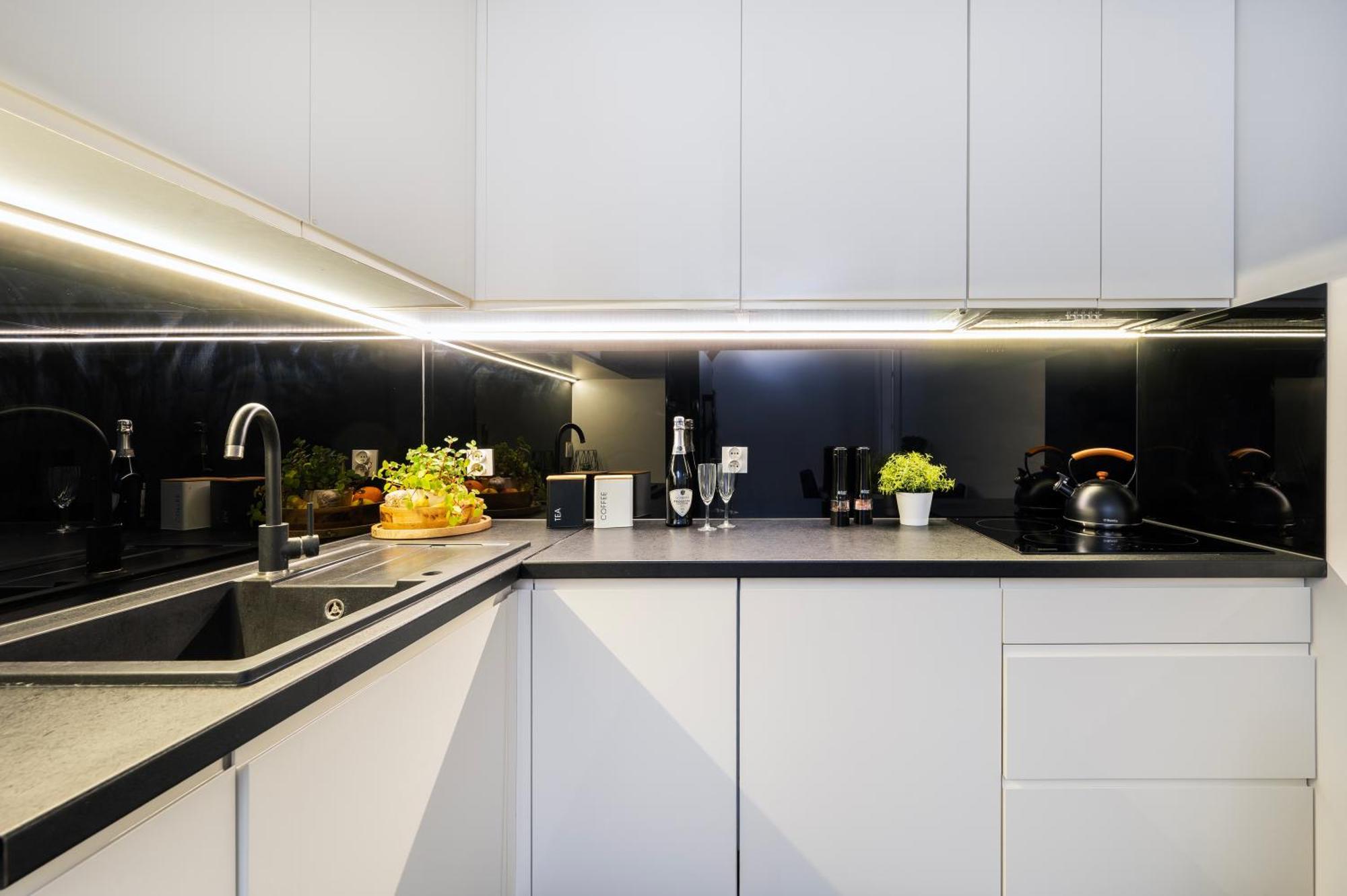 Manufaktura Residence - Apartamenty Industrial Z Parkingiem I Dwoma Lazienkami Lodž Exteriér fotografie