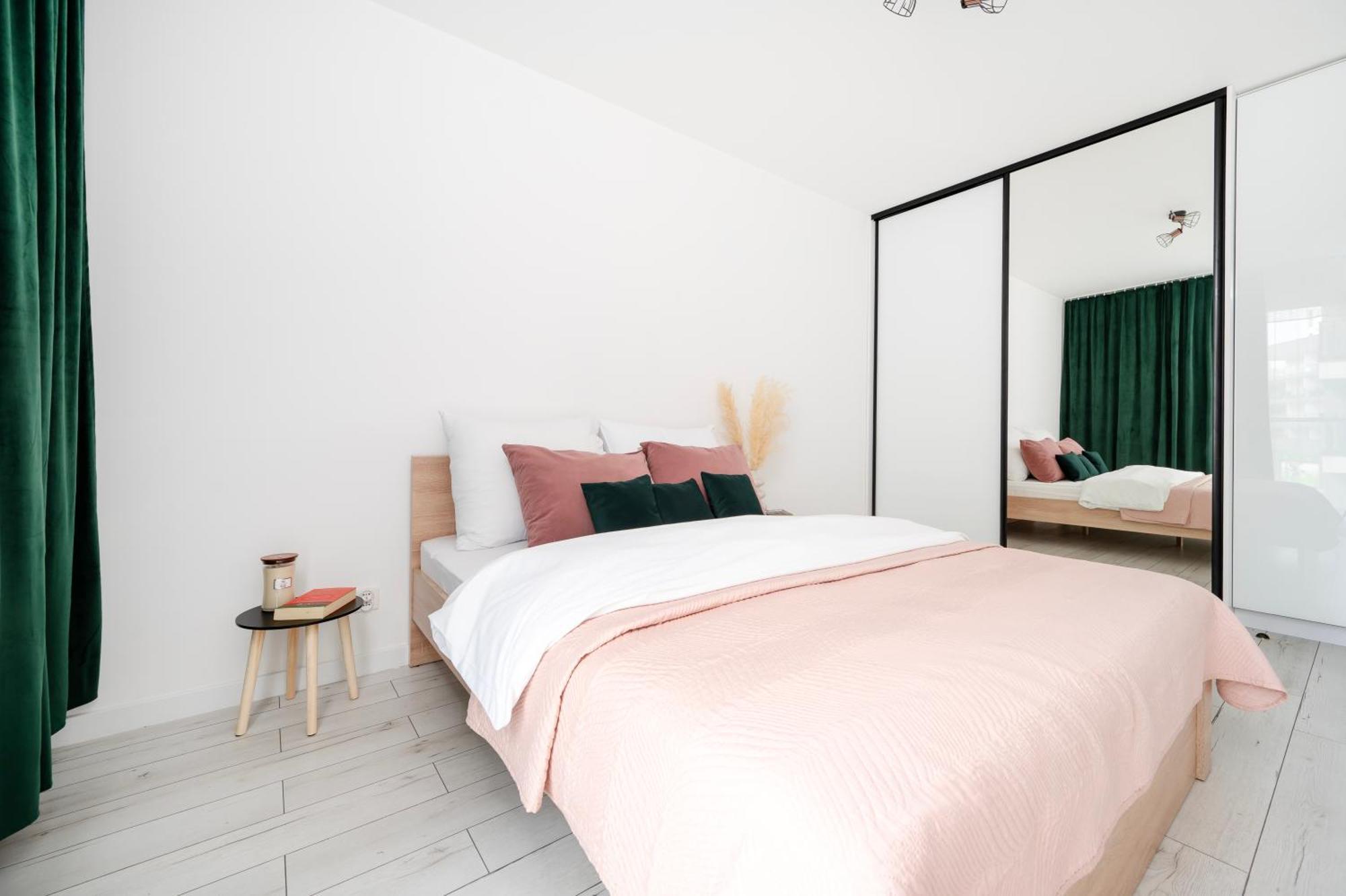 Manufaktura Residence - Apartamenty Industrial Z Parkingiem I Dwoma Lazienkami Lodž Exteriér fotografie